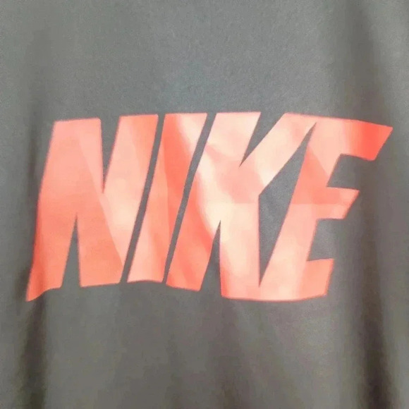 Nike Dri-FIT Sleeveless black youth extra large athletic tee - Picture 3 of 6